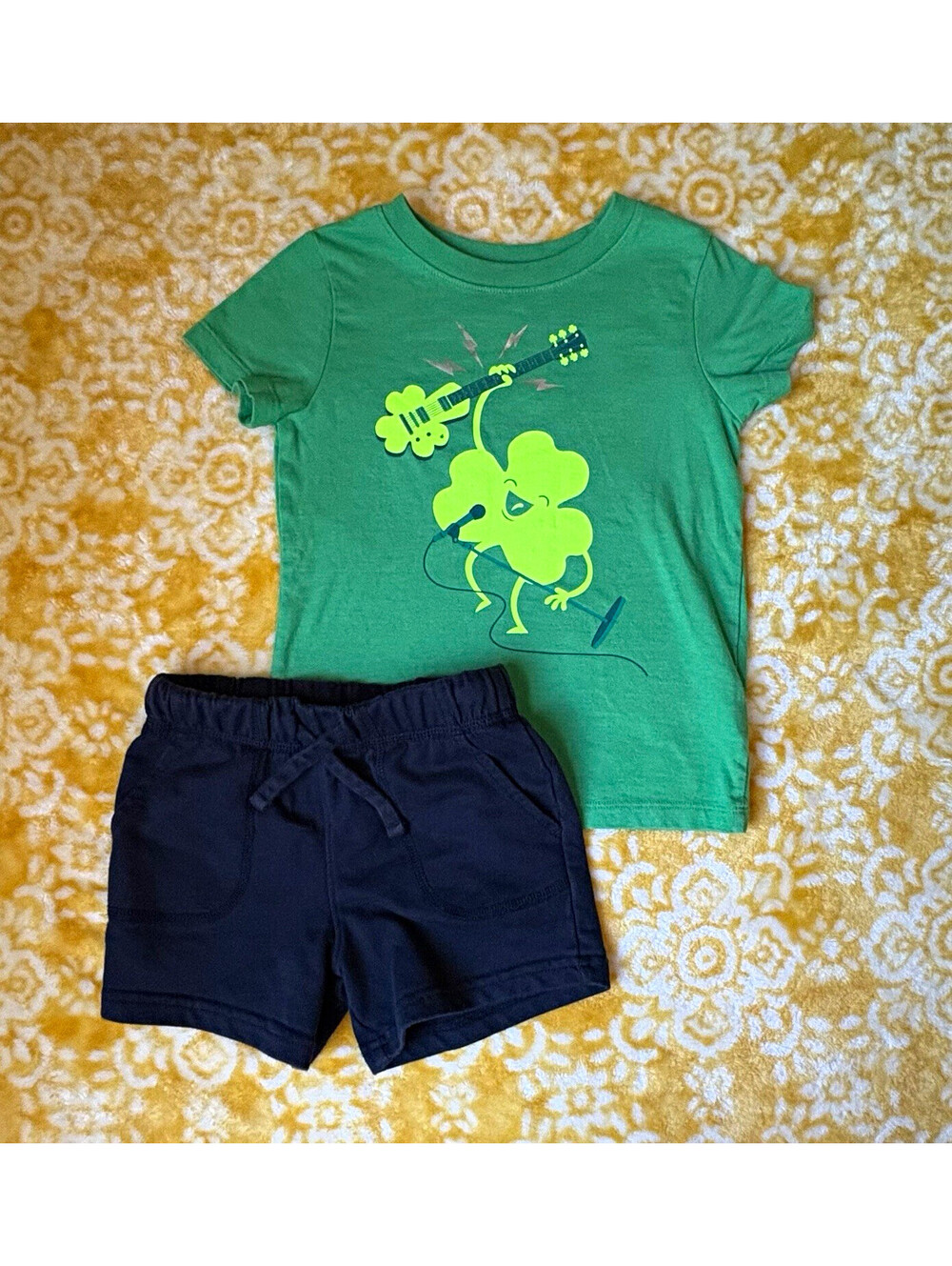 Cat & Jack Green Rocker Shamrock Tee & Carter's Navy Shorts Set - Size 2T